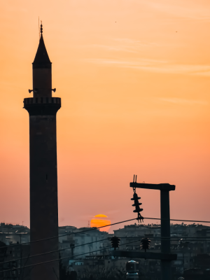 Alipaşa Camii Minaresi Eşliğinde Günbatımı 📷 / 32653