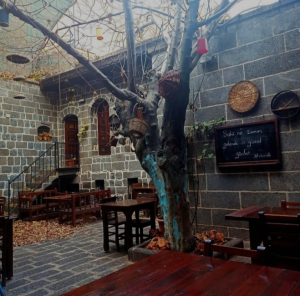 Tarihi Zinciraltı Cafe / 31450