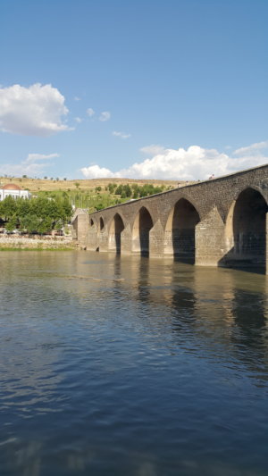 Diyarbakırın gözdesi on gözlü köprü / 1214