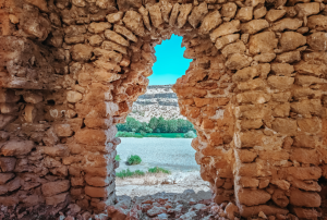 Yatır Köyü Gezisinden 📷 Tarihi Kilise Penceresi 📷 / 31365