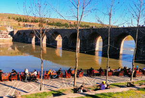 Diyarbakır Güneşi Dicle Nehri / 35838