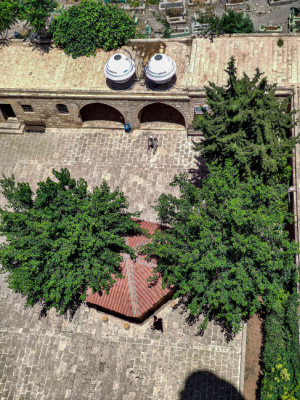 Silvan Kara Behlül bey camii ve bahçesi minareden / 26866