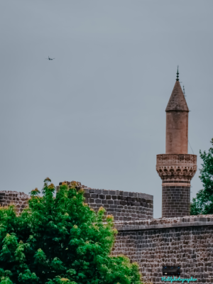 Uçak ve Nasuh Paşa Camii Minaresi 📷 / 22739